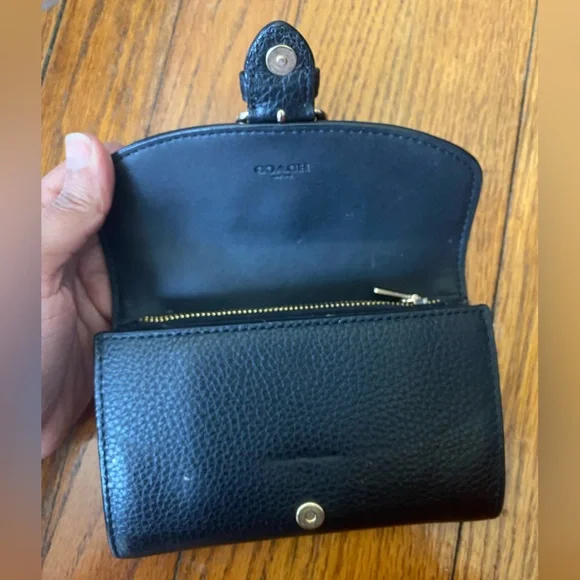 Reserved 🚫
Do not buy❌
Coach Black Wallet (Great Condition) - Picture 4 of 6